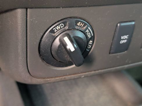 Used 2011 Nissan Xterra PRO-4X AWD/4WD image 18
