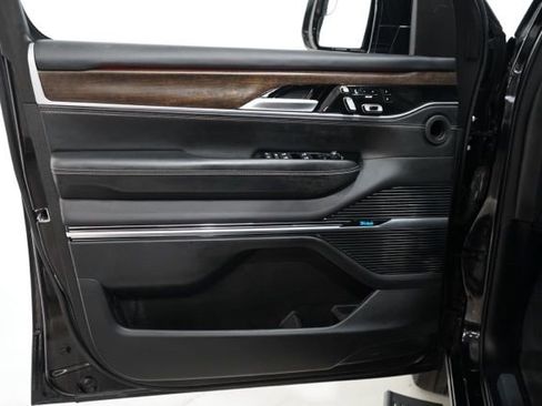 Used 2023 Jeep Grand Wagoneer Series II image 19