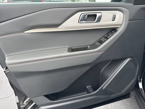 New 2026 Ford Explorer Active w/ Active Comfort Package RWD image 18