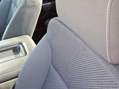 Used 2018 Chevrolet Silverado 1500 LT image 23