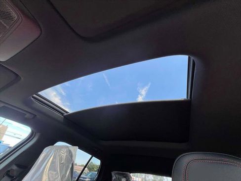 New 2025 Chevrolet Equinox EV RS image 15