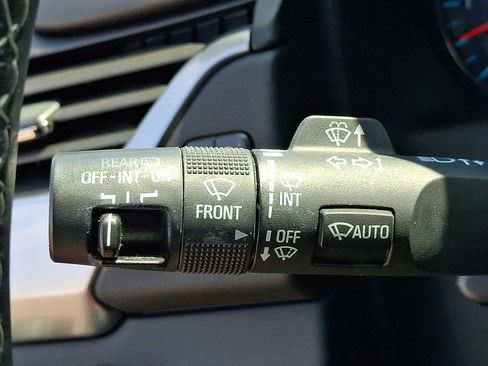 Used 2018 Chevrolet Tahoe LT AWD/4WD image 26