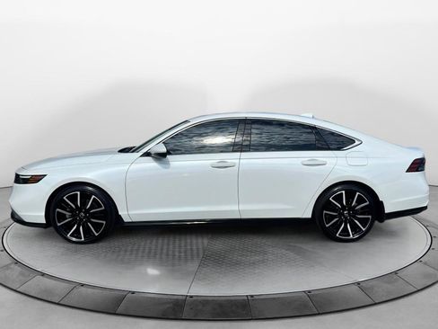 Used 2025 Honda Accord Touring image 6