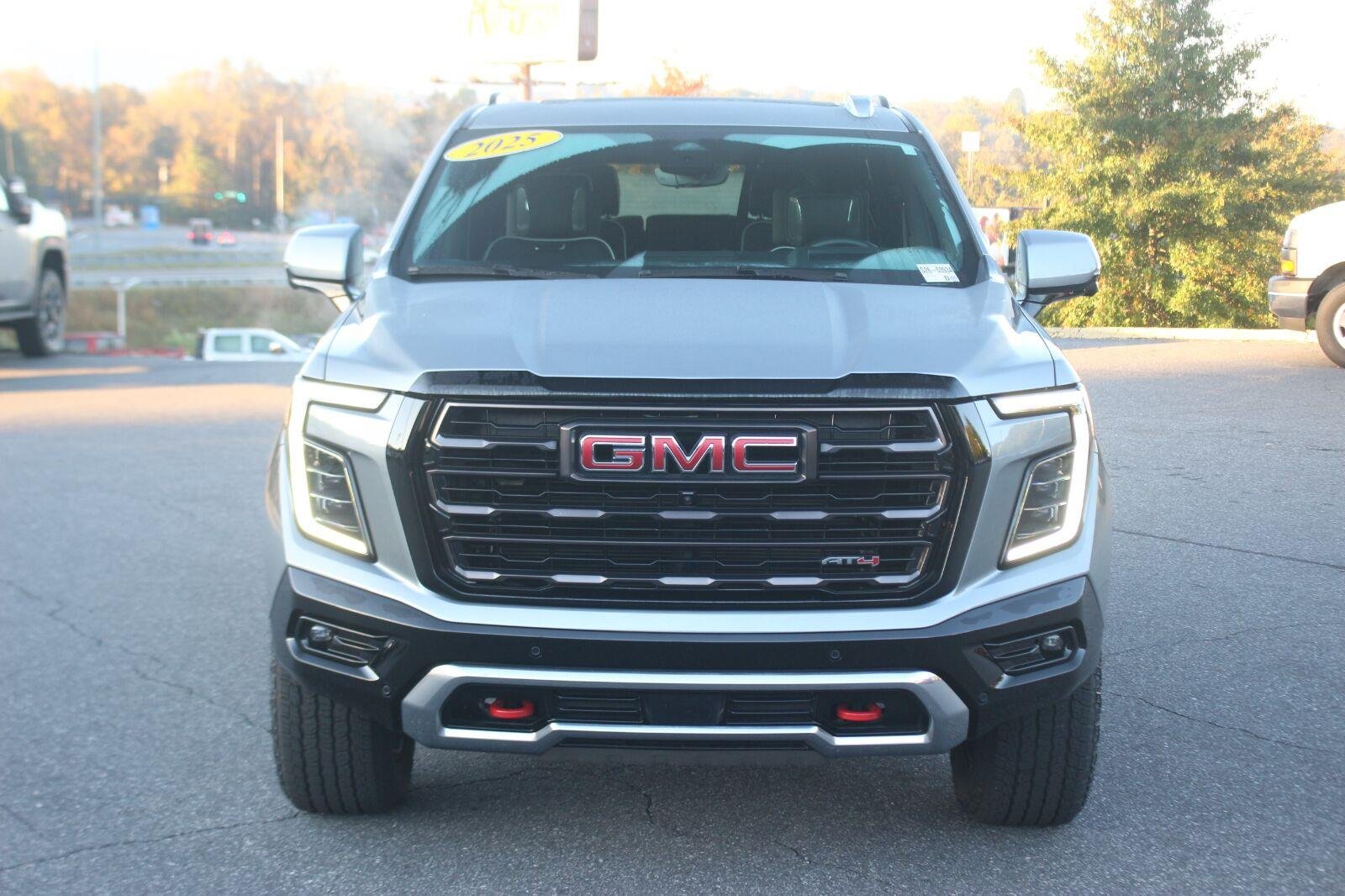 Used 2025 GMC Yukon AT4 Ultimate AWD/4WD image 2