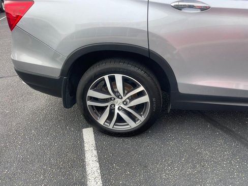 Used 2018 Honda Pilot Touring image 9