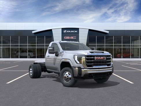 New 2026 GMC Sierra 3500 SLE image 1