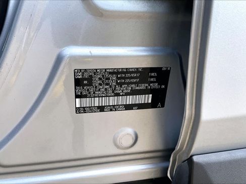 Used 2017 Toyota RAV4 LE FWD image 32