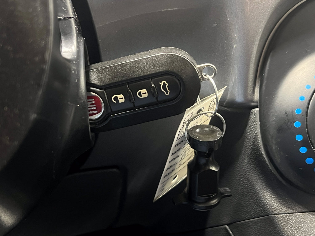Used 2017 FIAT 500 Pop w/ Sport Appearance Package FWD image 20
