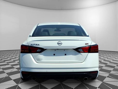 Used 2024 Nissan Altima 2.5 SR FWD image 6