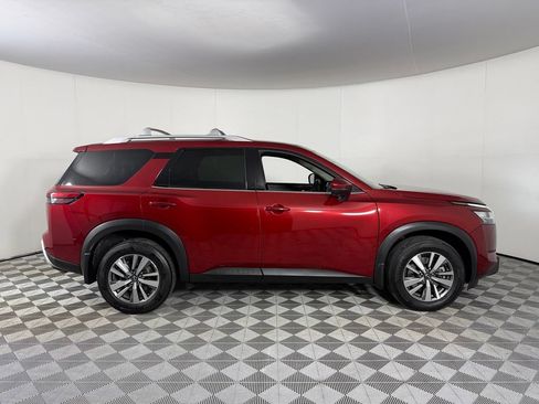 Used 2024 Nissan Pathfinder SL w/ Cargo Package AWD/4WD image 5