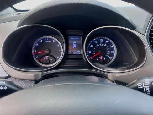 Used 2016 Hyundai Santa Fe SE image 12