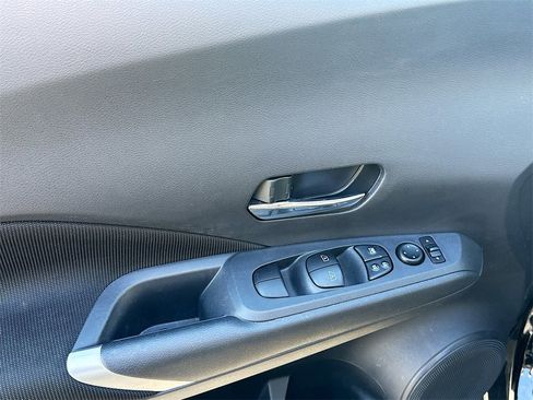 Used 2021 Nissan Kicks SV image 21