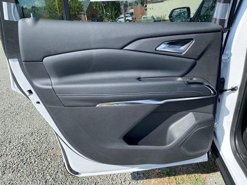 New 2026 Chevrolet Traverse LT image 16