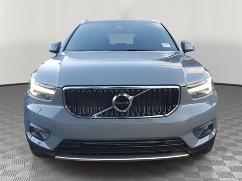 Used 2021 Volvo XC40 T5 Momentum w/ Protection Package Premier image 2