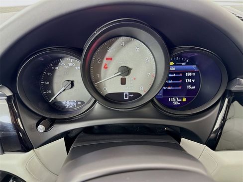 Used 2022 Porsche Macan S image 17