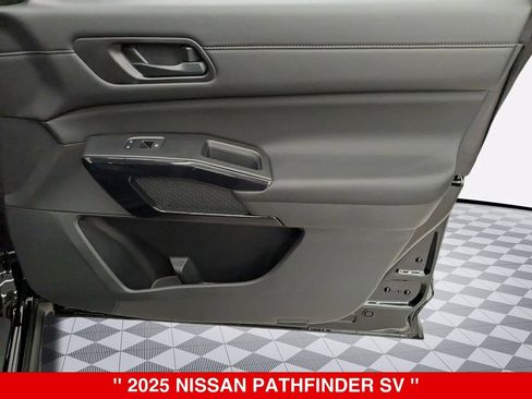 Certified 2025 Nissan Pathfinder SV AWD/4WD image 32