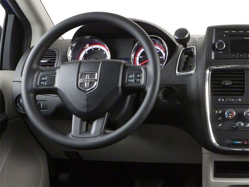 Used 2012 Dodge Grand Caravan SXT FWD image 9