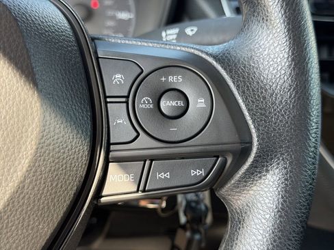 Used 2025 Toyota Corolla LE FWD image 22