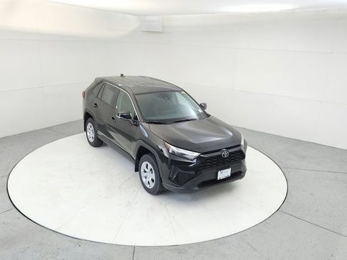 Used 2025 Toyota RAV4 LE AWD/4WD image 13