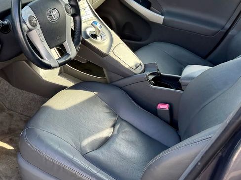 Used 2011 Toyota Prius Four image 12