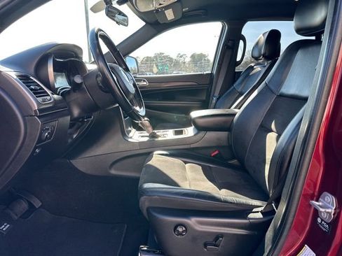 Certified 2021 Jeep Grand Cherokee Laredo X image 9