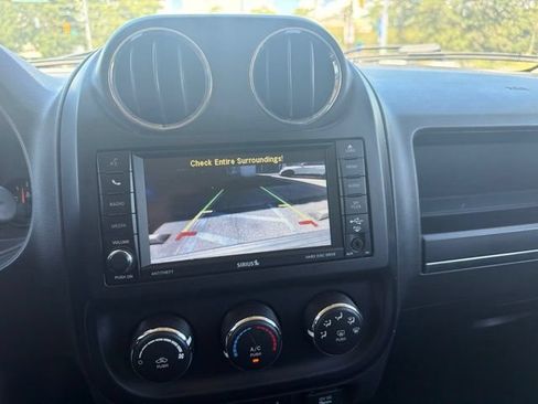 Used 2016 Jeep Patriot Latitude FWD image 14