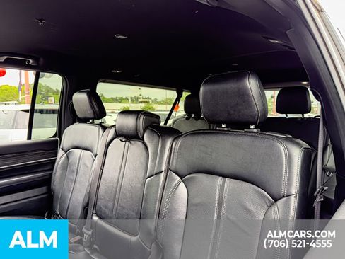 Used 2023 Jeep Wagoneer L Series II AWD/4WD image 9