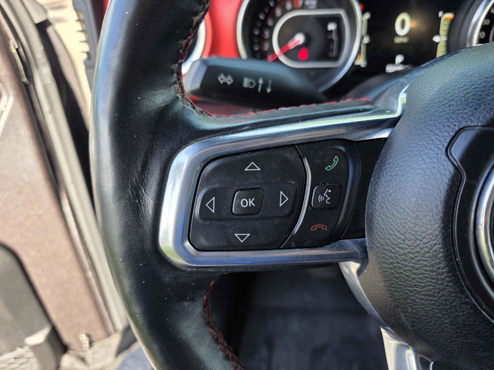Used 2021 Jeep Wrangler Unlimited Rubicon w/ Cold Weather Group AWD/4WD image 19