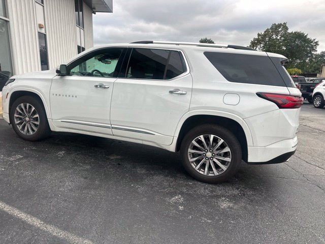 Used 2023 Chevrolet Traverse Premier FWD image 24