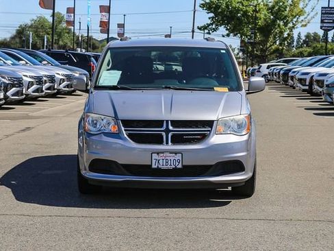 Used 2014 Dodge Grand Caravan SXT w/ Rear Park Assist Package FWD image 7