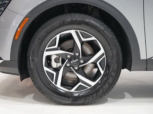 Used 2025 Kia Sportage LX FWD image 13