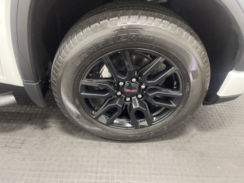 Used 2023 GMC Sierra 1500 Elevation image 27