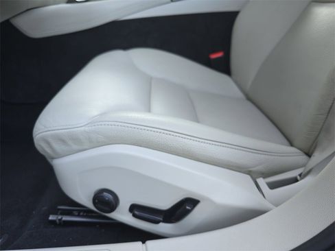 Used 2022 Volvo S60 T8 R-Design Expression w/ Premium Package image 27