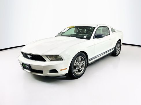 Used 2012 Ford Mustang Premium RWD image 3