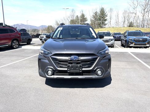 Certified 2025 Subaru Outback Premium AWD/4WD image 2