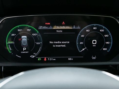 Used 2022 Audi e-tron Premium Plus w/ Premium Plus Package image 20