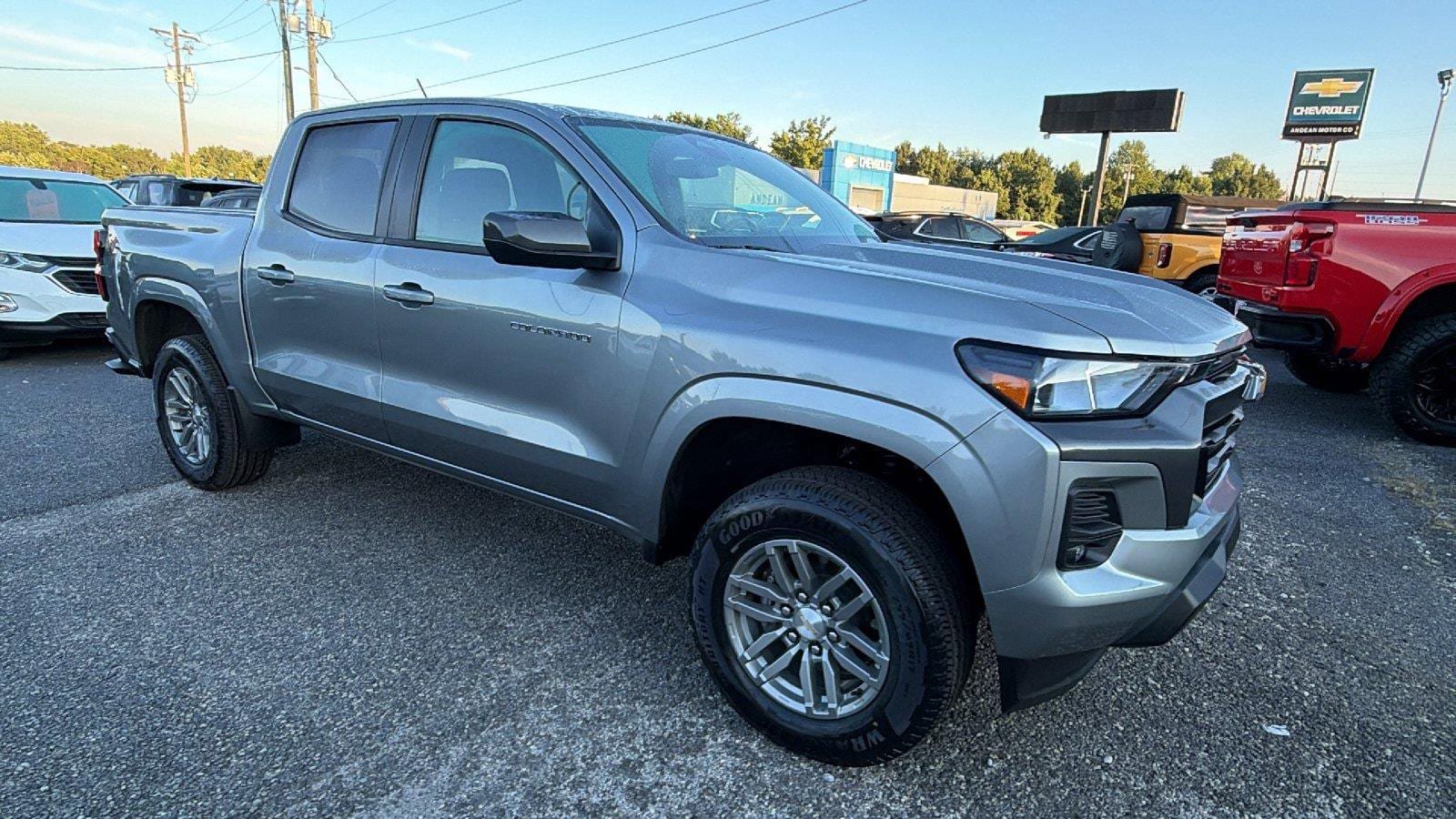 Used 2024 Chevrolet Colorado LT w/ LT Convenience Package RWD image 6