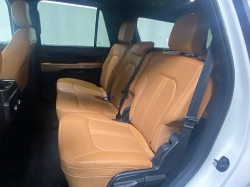 Used 2023 Ford Expedition Platinum AWD/4WD image 14