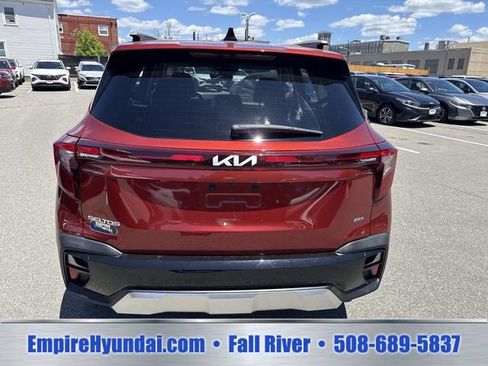 Used 2024 Kia Seltos S AWD/4WD image 4