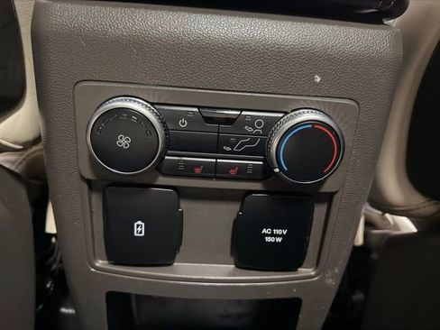 Used 2020 Ford Explorer Platinum w/ Premium Technology Package AWD/4WD image 19