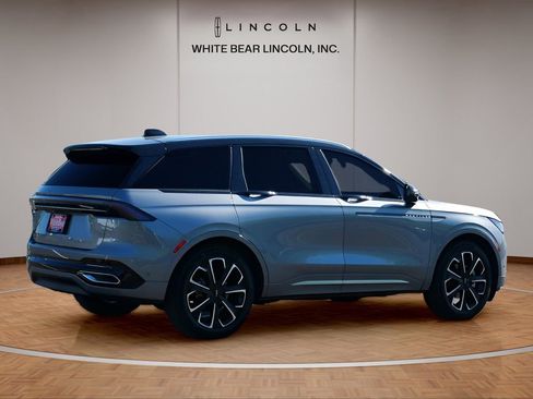 Certified 2024 Lincoln Nautilus Reserve w/ Equipment Group 202A AWD/4WD image 5