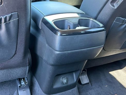 Used 2024 Kia Telluride EX w/ EX Captain's Chair Package FWD image 36