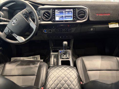 Used 2023 Toyota Tacoma TRD Off-Road w/ TRD Premium Off Road Package AWD/4WD image 17