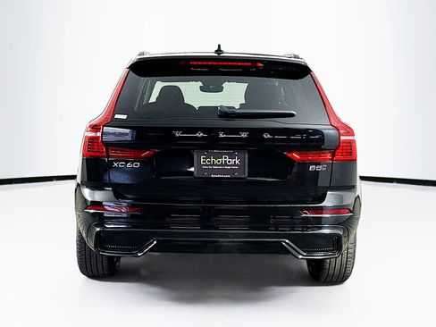 Used 2025 Volvo XC60 B5 Plus image 7