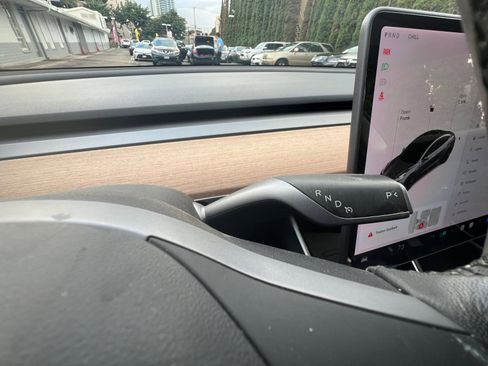 Used 2020 Tesla Model 3 Standard Range image 20