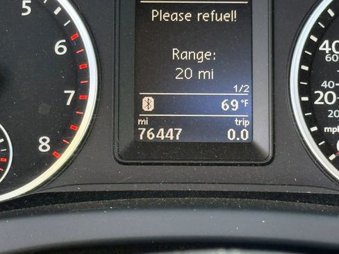 Used 2014 Volkswagen Tiguan SEL FWD image 36
