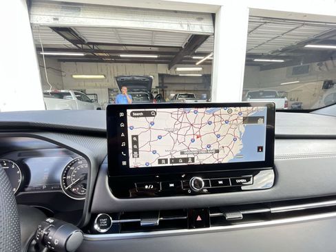 New 2025 Mitsubishi Outlander SE image 18