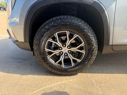 Used 2024 GMC Acadia AT4 w/ Luxury Package AWD/4WD image 5