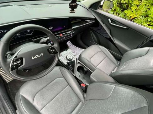 Used 2023 Kia Niro Wave w/ Wave Preserve Package FWD image 13