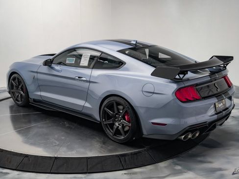 Used 2022 Ford Mustang Shelby GT500 w/ Carbon Fiber Track Pack RWD image 10